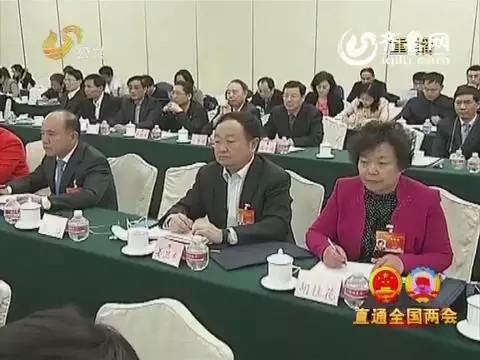 全国两会姜卫东代表提案备受媒体和代表关注2.jpg