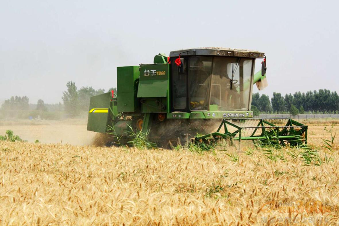 小麦联合收割机使用前的十项检查